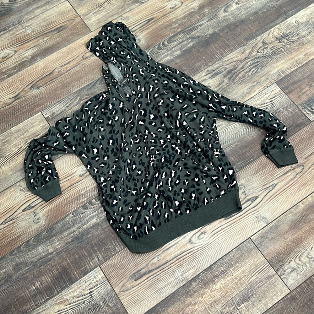 Lightweight fashion hoodie